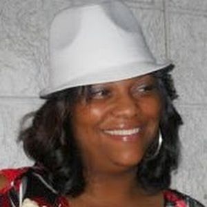 Meet your Posher, Carole maia